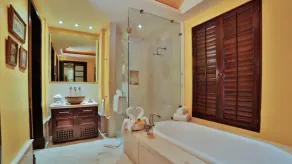 UN SEUL TYPE • SUR LA PLAGE • 118-5 * Avis • FT CHEF & Maid • PREMIER Membreshp - Image 3