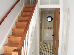 5 bedroom accommodation in Cowes - Image 2