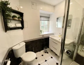 Quarry House, peaceful rural retreat, country farmhouse cottage, sleeps 8-12 - Image 3