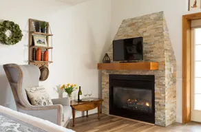 Four Chimneys Inn - Image 2