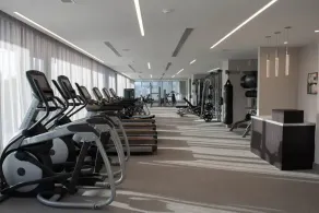 Beautiful and Stylish Condo Close The Doral Park - Image 3