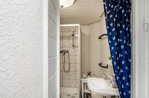 Holiday Home \"Grietje's Huus\" with Private Terrace, Fireplace and Wi-Fi - Image 2