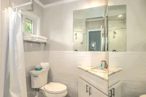 Newly remodeled Parakeet cottage!  Walking distance to beach, restaurants, shops! - Image 2