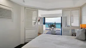 Ramada 812 Waterfront Apartment With Pool & Spa Acces - Image 3