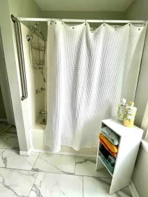 Fun, group friendly house close to fair! Sleeps 8 - Image 3