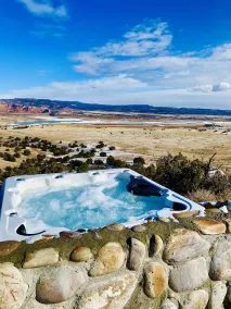 Secluded Desert Oasis: Luxurious Inn-Abiquiu Lake Views-Daily Gourmet Breakfast. - Image 2