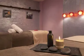 2 Br Terrace Apt in A Private House, 4 Guests, Room Service, Spa, Art - Image 2