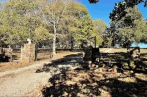 Two bedroom cottage on 8 acres with amazing views. - Image 5
