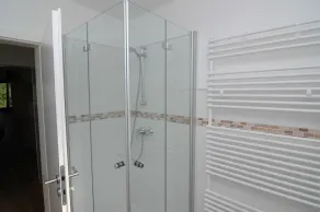 Lichtdurchflutete moderne Ferienwohnung mit Balkon - Image 2