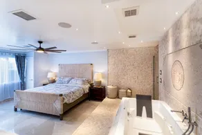 Whole Luxury Pool & Spa with Amazing Features & Stunning Backyard - Image 4
