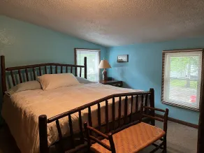 Hunters Welcome! Year Round Lakeside Home on Lost Island Lake - Image 3