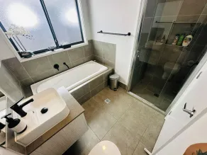 Delightful Austral Stay with AC and built-in wardrobe - Image 4