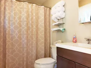 Adorable Long Island Cottage - Image 3