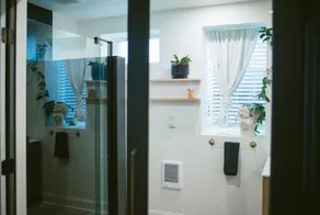 Ode to the '70's creative private home with pool - Image 4