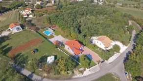Appartamento con piscina e aria condizionata - Image 3