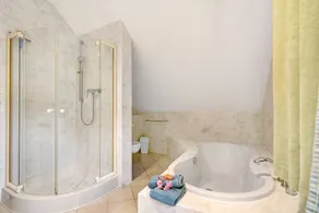 Holiday Home 'Zum Zaunkönig' with Private Terrace, Garden & Wi-Fi - Image 5