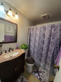 Cute Cozy and Quiet Upstairs 2 Bedroom Apartment in Richmond CA - Image 2
