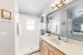 5611 Eastwood Dr - Image 4