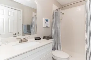 2 Bedroom 2 Bath Walking distance to Beach and Restaurants - Image 2