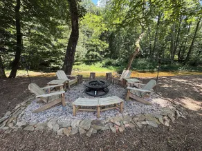 Pristine Riverfront Retreat in Wine Country with fire pit & large outdoor space - Image 5