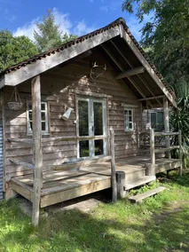 Idyllic Forest Log Cabin with Hot Tub - Image 4