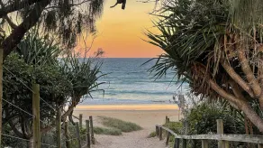 Dalziel Beach House - Just 300m to the sand dunes, the classic beach house - Image 4