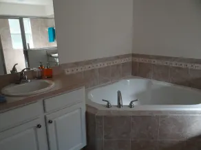 Beautiful holiday home with private swimming pool suitable for 6 people - Image 3