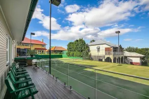 Brisbane Oasis+Spa tennis court - Image 3