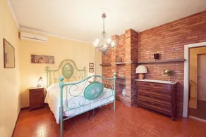 The Valley Farmhouse: Dimora tipica con piscina completamente immersa nel verde - Image 4