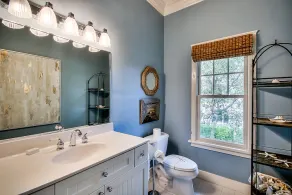Chic All Suite Condo on Cerulean Park and 1 Minute to Beach Club - Image 3
