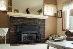 Lakeside Bungalow | Furnished Monthly Rental - Image 2