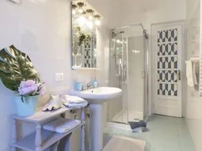 Cosy apartment for 4 people with WIFI, TV, balcony and pets allowed - Image 2