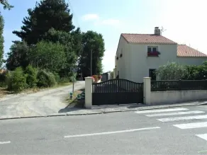 Escapada entre Nantes y la Playa: Confort con WiFi, AC y Zona Exterior - Image 5