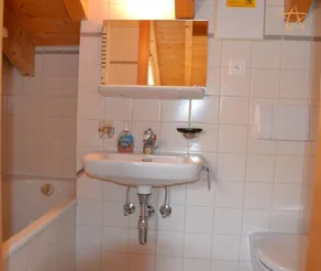 Aussen : Grosszûgige sonnendurchflutet Wohnung, 4 Raume mit Süd-Balkon, für 5 Personen -Innen : 96 q - Image 2