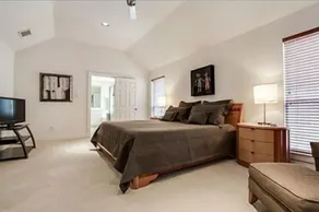 Nice house in quiet neighborhood - Image 2