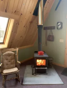 Cozy Chalet near Saddleback Mountain & Downtown Rangeley - Image 2