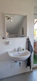 Schöne 3 Zimmer Wohnung mit Klimaanlage, Zentral und Naturnah - Image 3