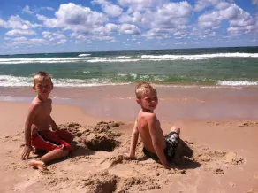 Waterfront Lake Michigan Cottage - Image 2