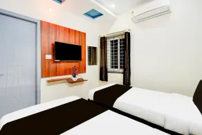 Deluxe sri Balaji Luxary Rooms - Image 4