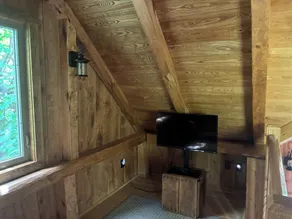 A Four Seasons Tree House With All Amenities Of A Home - Image 2