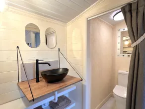 Charlies Chalet - Image 3
