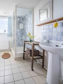 Beachside holiday home in stunning location overlooking the wild Atlantic way. - Image 2
