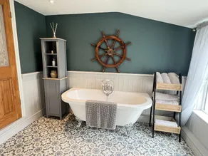 Refurbished Victorian Villa- Free Parking- Sleeps6 - Image 4