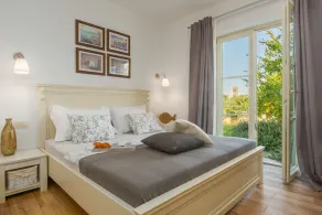6 persons, heated pool, sea view, wifi, air conditioning,billiards,table tennis, - Image 4