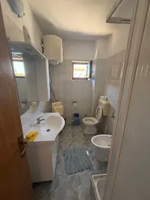 Apartamento de una habitación con terraza y vista al mar Kukljica, Ugljan (A-8316-a) - Image 2