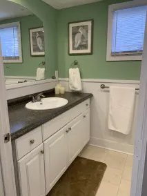 Single Level Home - Steps to Downtown Gloucester & A/C throughout  - Image 5