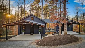 Backwoods Getaway Cozy Villa for 12 with Hot Tub Game Room - Image 5