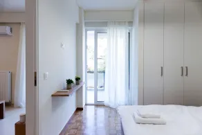 Modern 2-Bedroom Apartment in Downtown Glyfada - Image 4