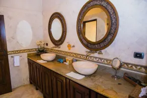 Extravagant beachfront mansion in Flamingo - second to none - Image 3