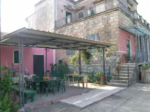 CASALE DELLE PALME IN THE QUIET OF THE COURTYARD 2,5KM FROM THE SEA - Image 5